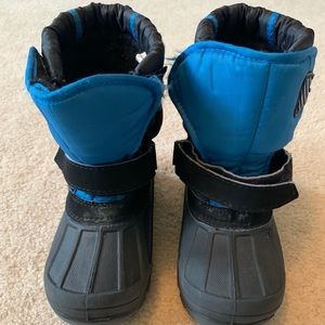 Kids snow boots